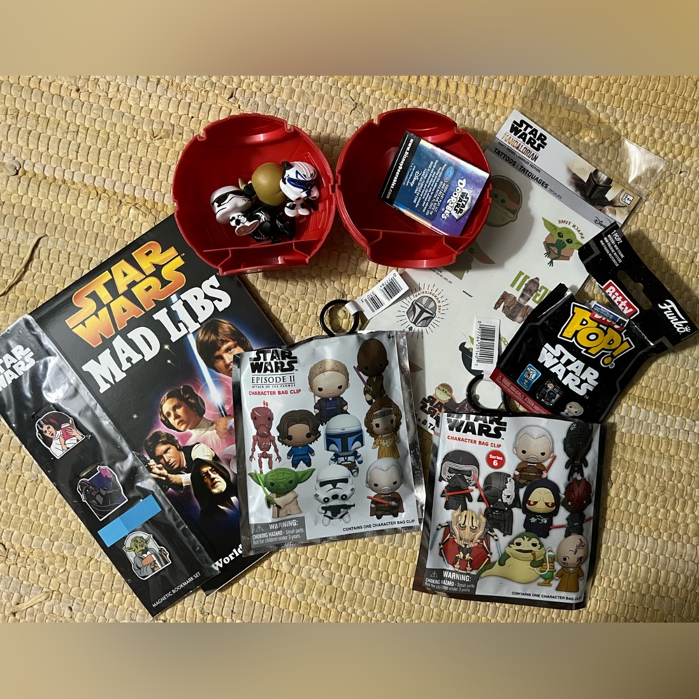 Star Wars Toy and Fun Bundle - Perfect Gift for Star Wars fans - Picture 1 of 6